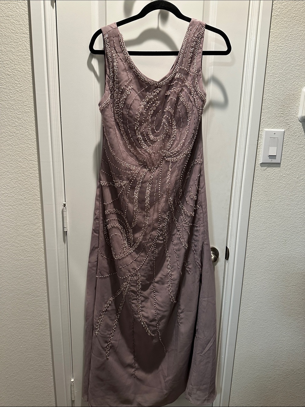 Elegant Beaded Mauve Evening Dress - Sleeveless Formal Gown w/sleeved shawl